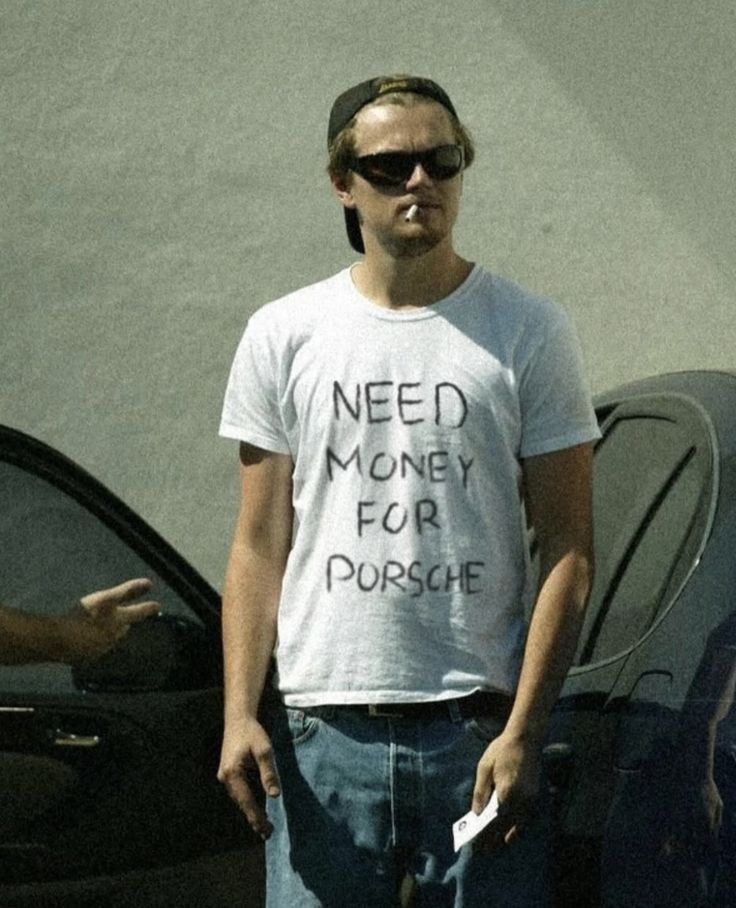 Need Money For Porsche Tişört