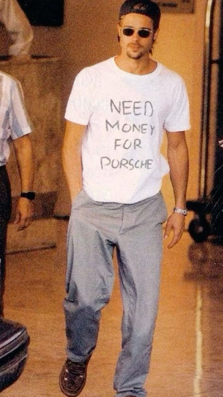 Need Money For Porsche Tişört